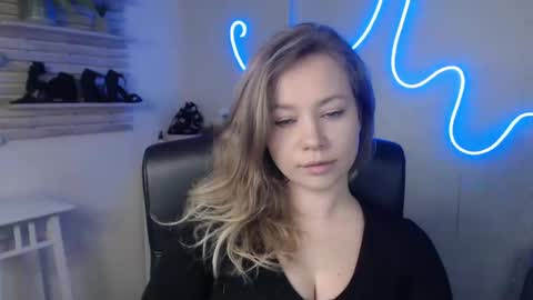 Holly online show from 19, 2, 2025