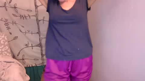 Snapshot of holly_bourbon chatting on 17, 9, 2025 holly_bourbon online show from 17, 9, 2025