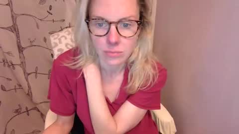 holly_bourbon online show from 28, 4, 2026