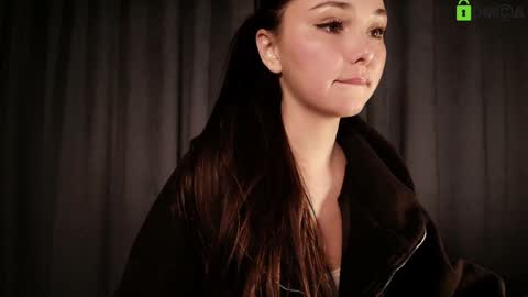 hollyextra online show from 4, 11, 2025