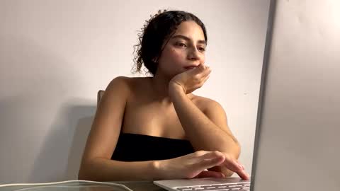 Snapshot of hollykoff chatting on 26, 1, 2025 space online show from 26, 1, 2025