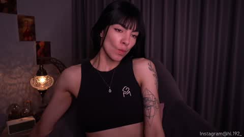 Holly Linder online show from 5, 2, 2025