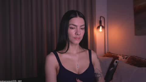 Holly Linder online show from 8, 4, 2026