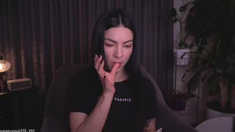 Holly Linder online show from 15, 4, 2026