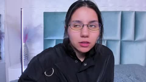hollypeach_ online show from 29, 6, 2026