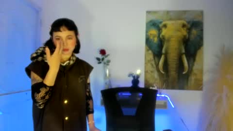 Snapshot of hollysquirtx chatting on 7, 11, 2025 hollysquirtx online show from 7, 11, 2025