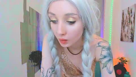 Snapshot of hollyvex chatting on 14, 11, 2025 Holly online show from 14, 11, 2025