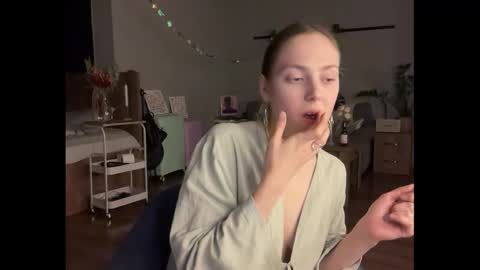 dori not holy get my tg channel with link from description under last photo online show from 20, 9, 2025