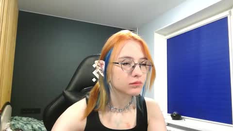 Honelints boyblonde hair AsterMIntfemboybrown hair online show from 18, 12, 2024