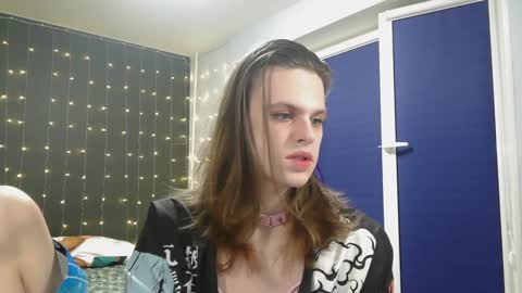 Honelints boyblonde hair AsterMIntfemboybrown hair online show from 10, 1, 2025