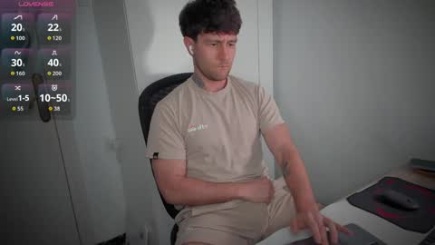 Snapshot of honestandrew chatting on 28, 4, 2026 Andrew online show from 28, 4, 2026