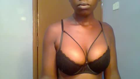 Snapshot of honey_beb chatting on 20, 2, 2025 honey_beb online show from 20, 2, 2025