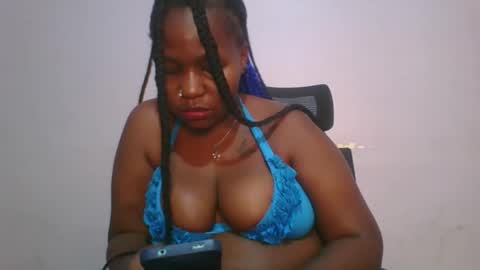 Snapshot of honey_beb chatting on 28, 10, 2025 honey_beb online show from 28, 10, 2025