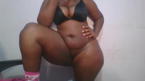 Snapshot of honey_beb chatting on 29, 10, 2025 honey_beb online show from 29, 10, 2025