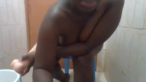 Snapshot of honey_beb chatting on 18, 12, 2025 honey_beb online show from 18, 12, 2025