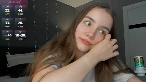 Snapshot of honey_chantal chatting on 27, 6, 2026 Chantal online show from 27, 6, 2026