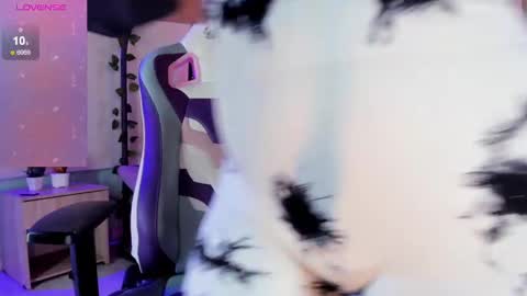 Snapshot of honey_fox01 chatting on 10, 3, 2025 HONEY online show from 10, 3, 2025