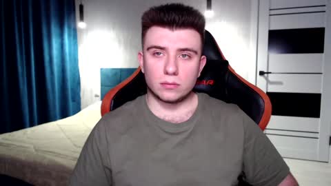 Snapshot of honey_furry chatting on 20, 12, 2024 Wolfy online show from 20, 12, 2024