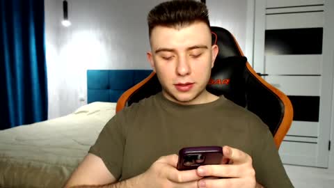 Snapshot of honey_furry chatting on 29, 12, 2024 Wolfy online show from 29, 12, 2024