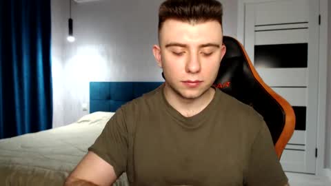 Snapshot of honey_furry chatting on 30, 12, 2024 Wolfy online show from 30, 12, 2024