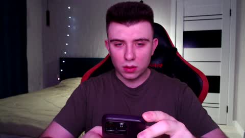 Snapshot of honey_furry chatting on 5, 1, 2025 Wolfy online show from 5, 1, 2025