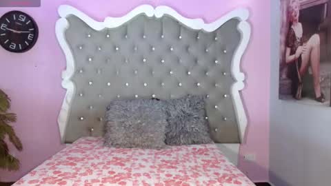 Snapshot of honey_moontsts chatting on 8, 3, 2026 honey_moontsts online show from 8, 3, 2026