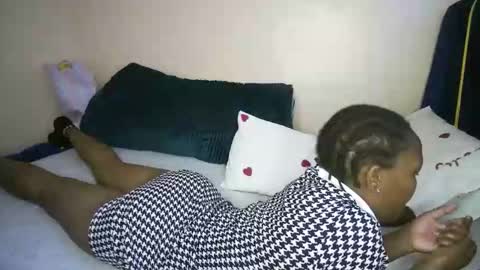 honey_nubia0 online show from 8, 3, 2026