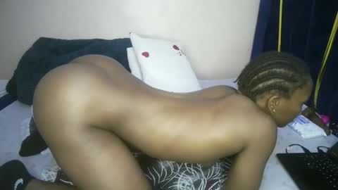 honey_nubia0 online show from 14, 3, 2026