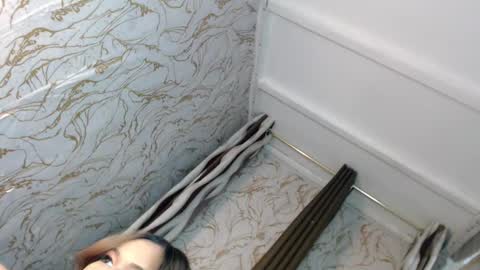 honey_swellens online show from 18, 9, 2025