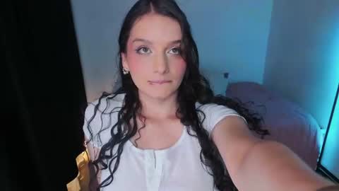 Snapshot of honeymoontea chatting on 23, 7, 2026 online show from 23, 7, 2026