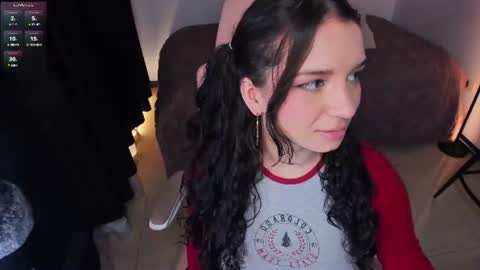 Snapshot of honeymoontea chatting on 4, 8, 2026 online show from 4, 8, 2026