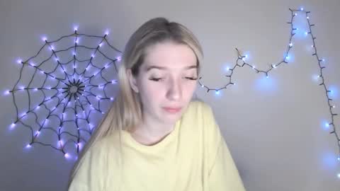 honeyveil online show from 2, 12, 2025