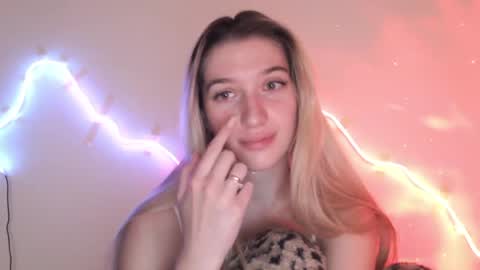 honeyveil online show from 20, 4, 2026