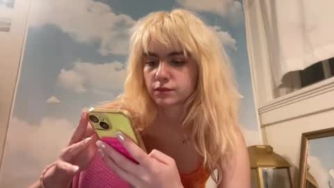 Snapshot of honeyxlimbed chatting on 8, 12, 2024 Emi Rose online show from 8, 12, 2024