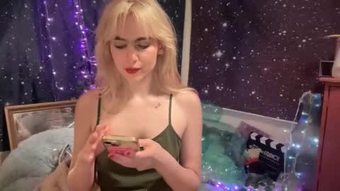 Snapshot of honeyxlimbed chatting on 9, 2, 2025 Emi Rose online show from 9, 2, 2025