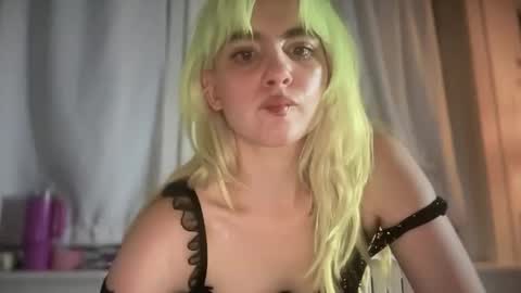 Snapshot of honeyxlimbed chatting on 7, 10, 2025 Emi Rose online show from 7, 10, 2025