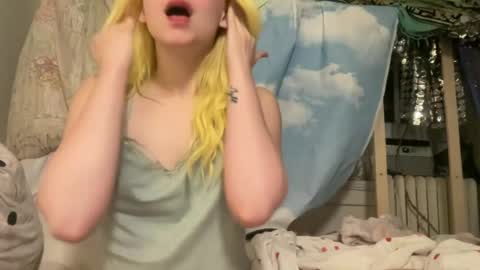 Snapshot of honeyxlimbed chatting on 22, 6, 2026 Emi Rose online show from 22, 6, 2026