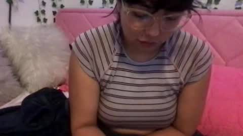 honeyyy89 online show from 8, 3, 2026