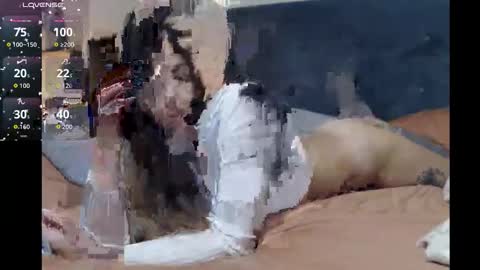 Snapshot of hoodhippy chatting on 10, 11, 2025 HoodHippy online show from 10, 11, 2025