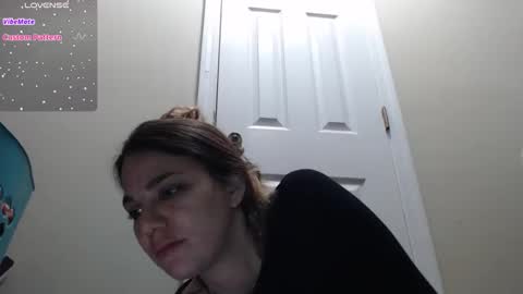 Snapshot of hoodhippy chatting on 9, 2, 2026 HoodHippy online show from 9, 2, 2026