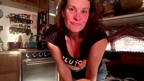 hoodoou online show from 5, 1, 2026