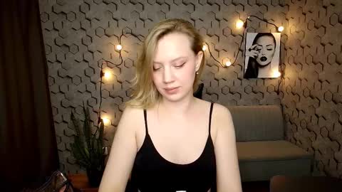 Snapshot of hope_happyyy chatting on 1, 3, 2025 hope happyyy online show from 1, 3, 2025