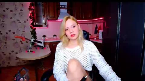 Snapshot of hope_happyyy chatting on 7, 11, 2025 hope happyyy online show from 7, 11, 2025