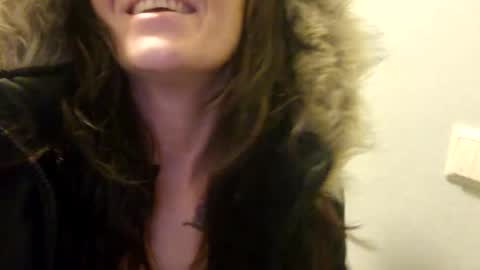 Snapshot of horneymomnextdoor chatting on 10, 10, 2025 horneymomnextdoor online show from 10, 10, 2025