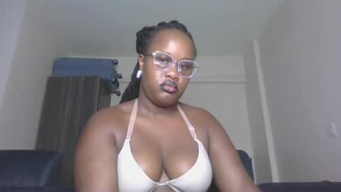 Snapshot of horny_sexxy_babe chatting on 23, 6, 2026 Lucy online show from 23, 6, 2026