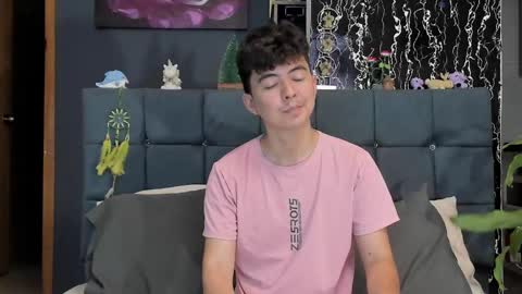 Snapshot of horny_twinks_guys chatting on 19, 1, 2025 Alex and Camilo online show from 19, 1, 2025