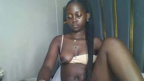 Bella online show from 5, 12, 2025