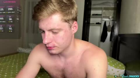 Snapshot of hornyblondieboyy chatting on 5, 6, 2026 Max online show from 5, 6, 2026