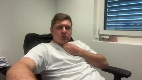 Snapshot of hornyboy95300 chatting on 17, 2, 2025 hornyboy95300 online show from 17, 2, 2025