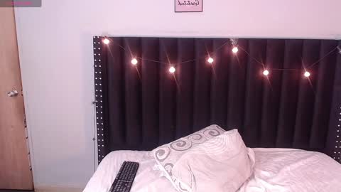 Natasha  online show from 4, 1, 2025